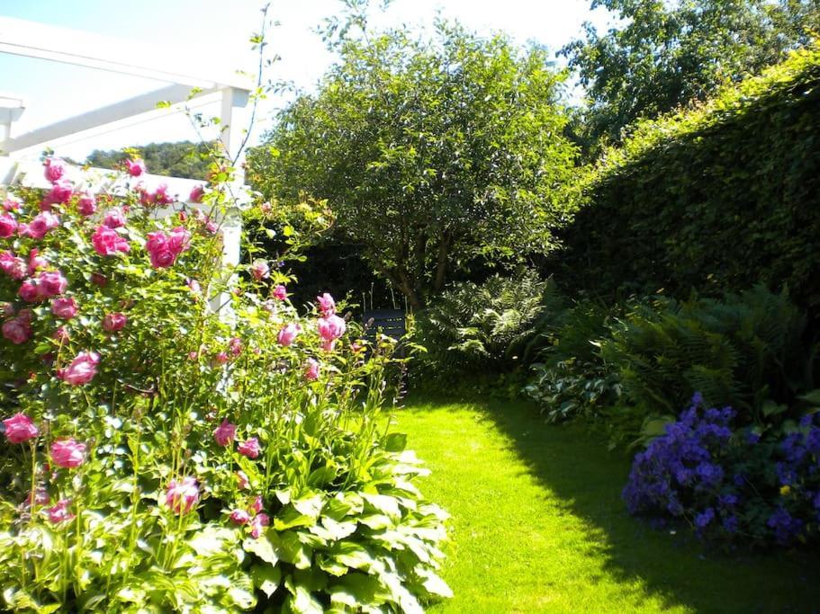Villa Med Blommande Traedgard, Centralt Båstad Extérieur photo